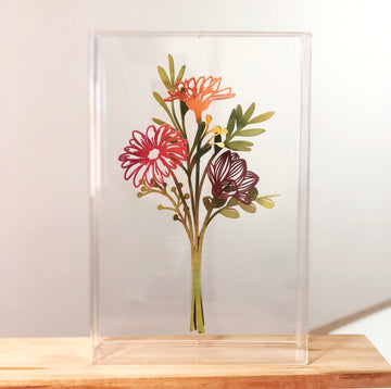 Caixa Acrílica com Buquê de Flores