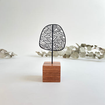 Escultura Árvore Curvas Abstrata - Base de Madeira e Arte em Acrílico