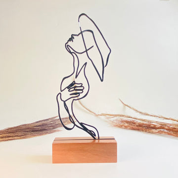 Escultura de Base em Madeira - Corpo Linhas