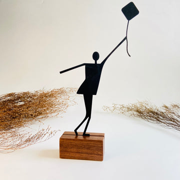 Escultura de Base em Madeira - Pipa Palito