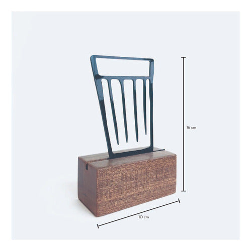Escultura Decorativa Com Base De Madeira Copo Americano