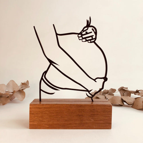Escultura Decorativa Com Base De Madeira De Grávida