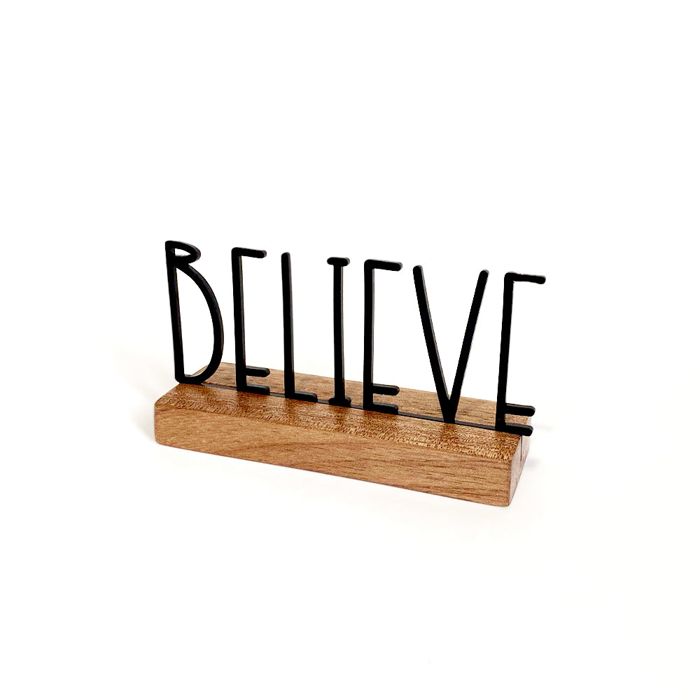Escultura de Base em Madeira - Believe