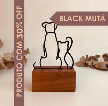 Escultura Decorativa Com  Base De Madeira Cão E Gato