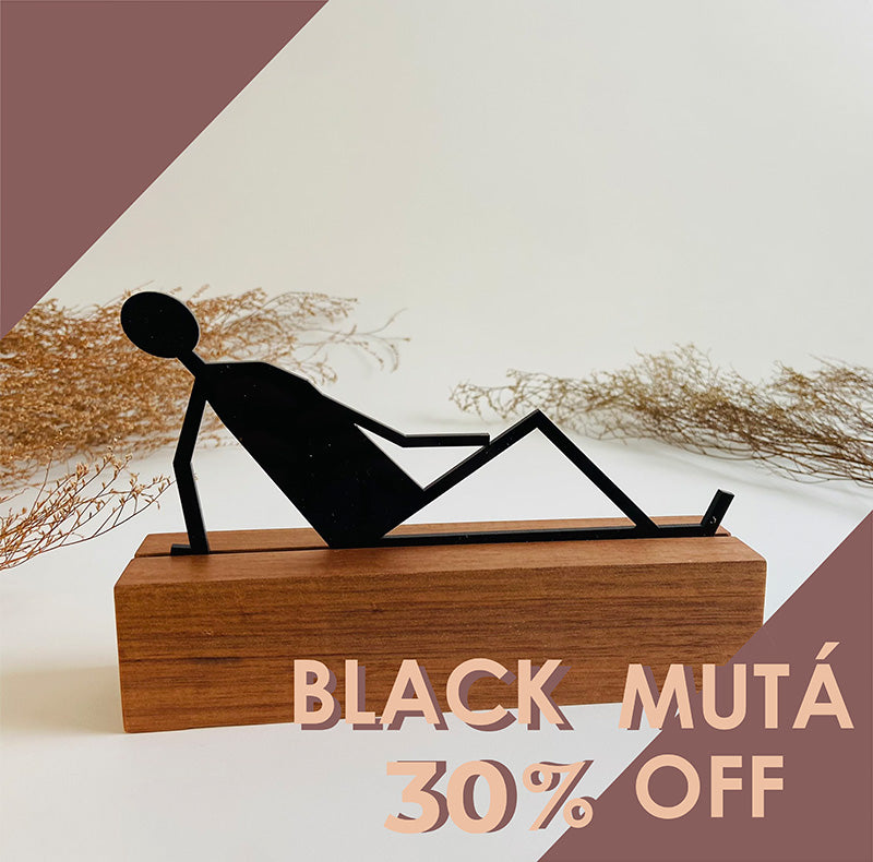 Escultura de Base em Madeira - Sentado Palito