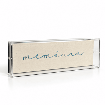 Caixa Acrílica com Bordado Memória | 23 x 7 cm