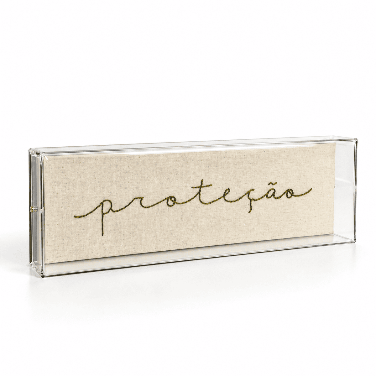 Caixa Acrílica com Bordado Proteção | 23 x 7 cm