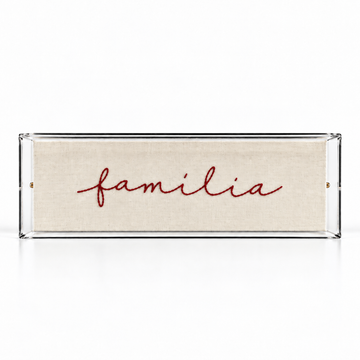 Caixa Acrílica com Bordado Família | 23 x 7 cm