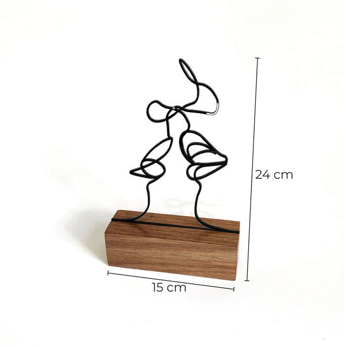 Escultura de Base em Madeira - Beijo Linhas