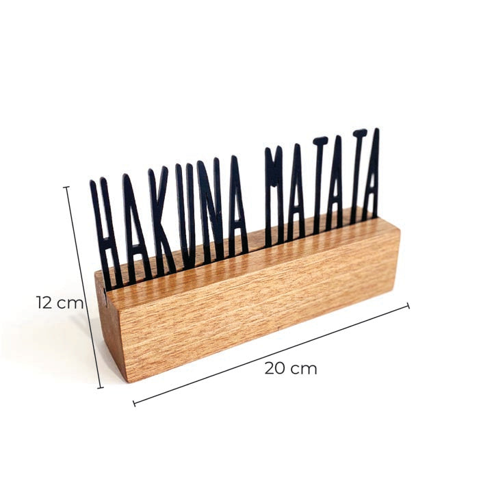 Escultura de Base em Madeira - Hakuna Matata