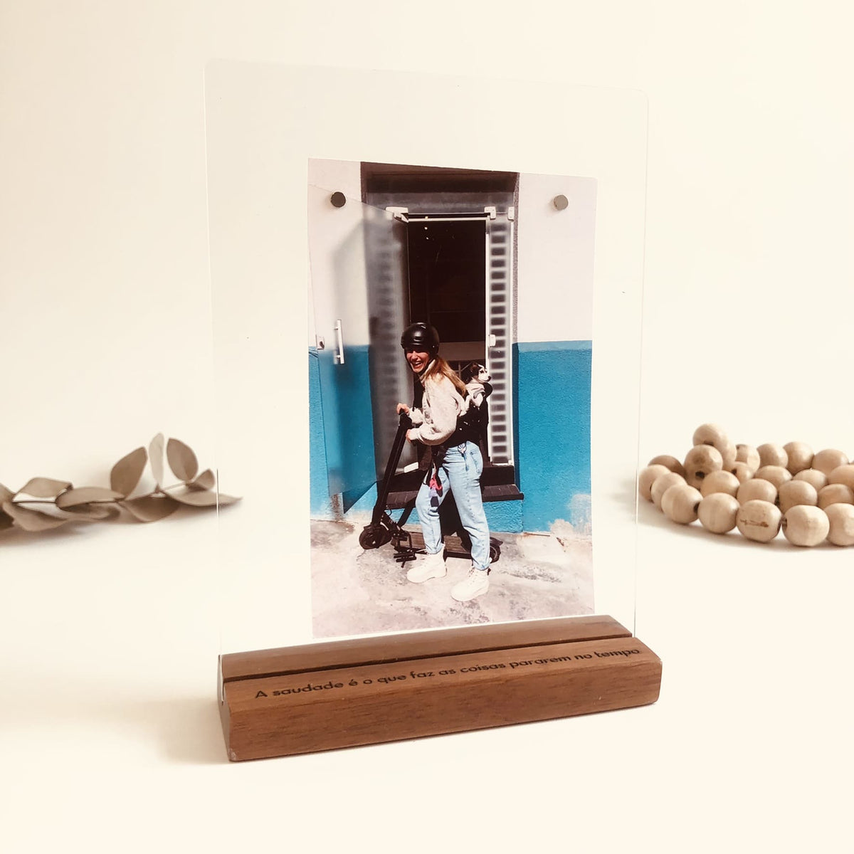Personalize na hora - Porta Retrato - Base Baixa Vertical