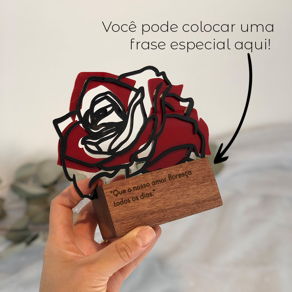 Escultura de Base em Madeira - Rosa Vermelha